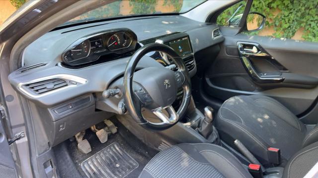 Peugeot 208 image 9