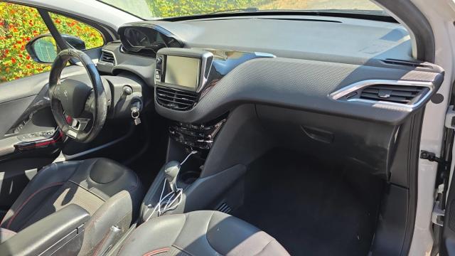 Peugeot 208 image 2