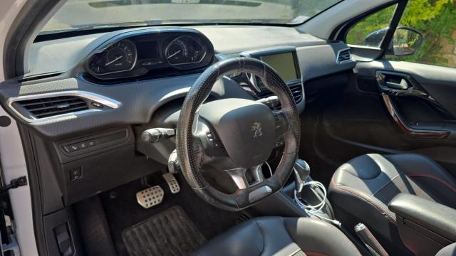 Peugeot 208 image 1