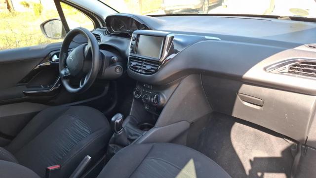 Peugeot 208 image 7