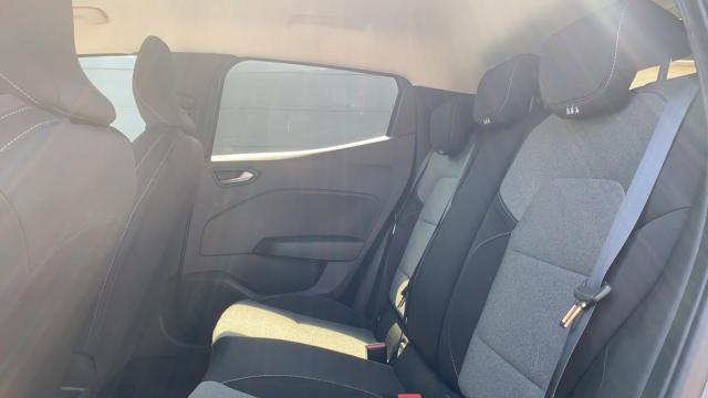 Renault Clio image 2