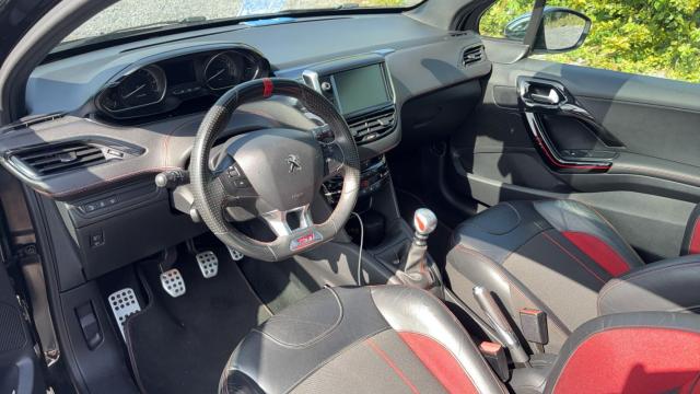 Peugeot 208 image 2