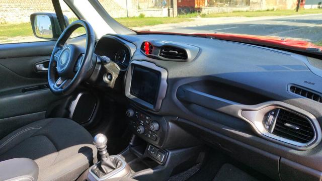 Jeep Renegade image 8