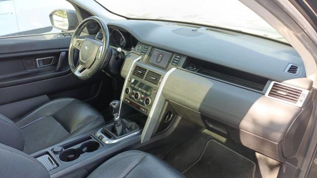 Land Rover Discovery Sport image 2