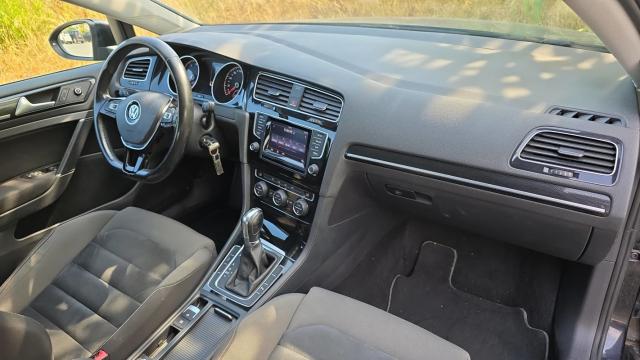 Volkswagen Golf image 8