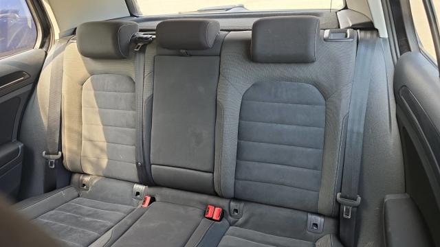 Volkswagen Golf image 9