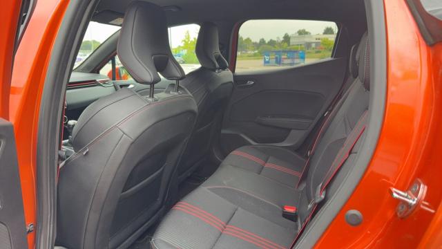 Renault Clio image 2
