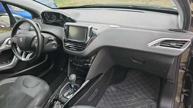 Peugeot 2008 image 6
