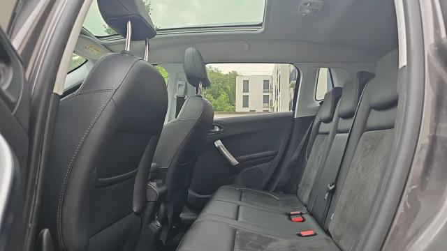 Peugeot 2008 image 8