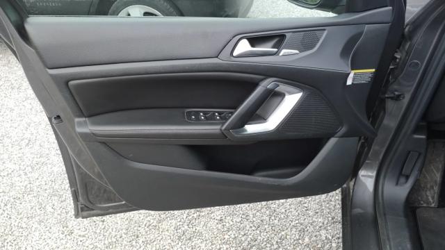 Peugeot 308 image 2