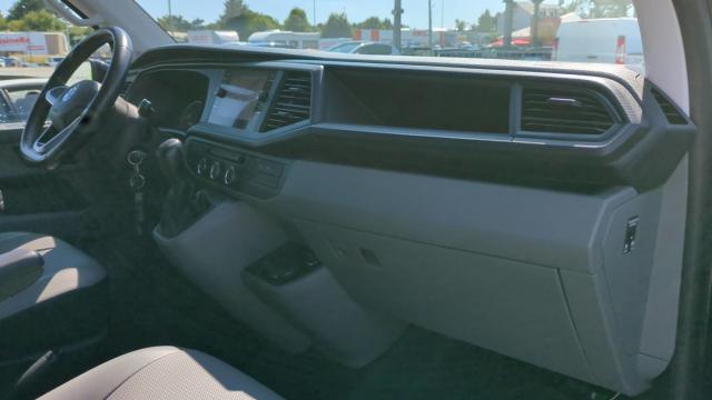 Volkswagen Transporter image 6