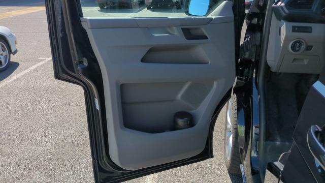 Volkswagen Transporter image 7