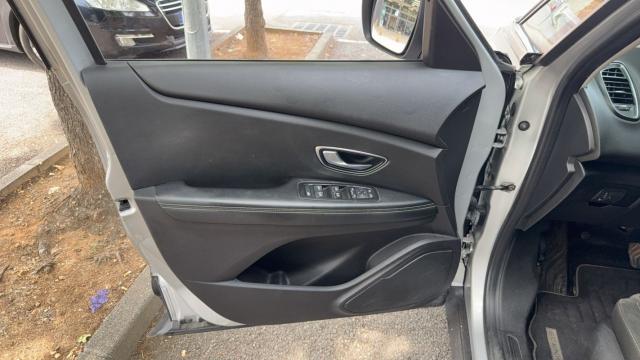 Renault Grand Scénic image 8