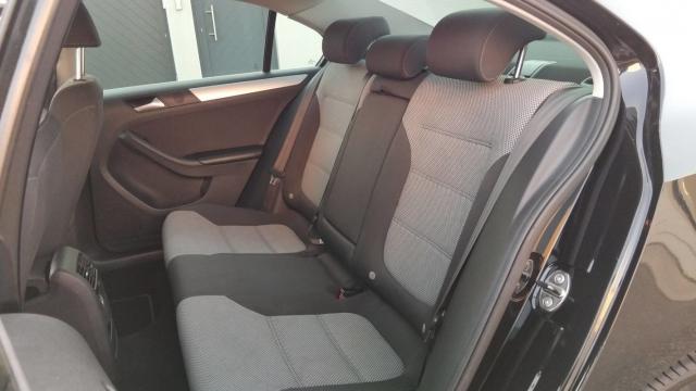 Volkswagen Jetta image 2