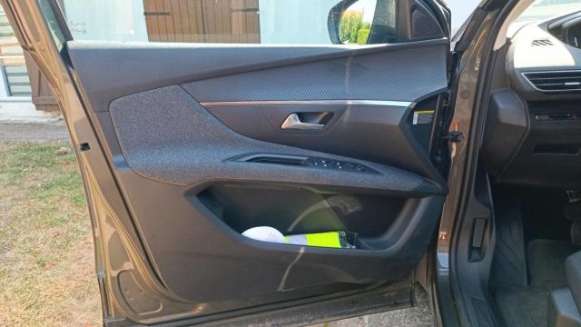 Peugeot 3008 image 8