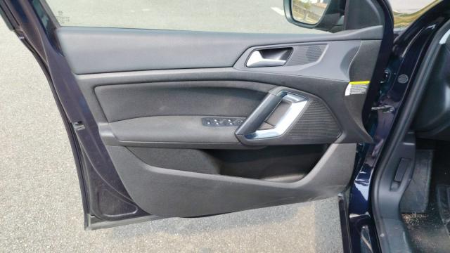 Peugeot 308 image 1