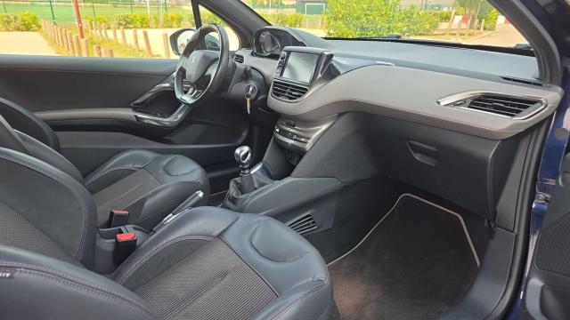 Peugeot 208 image 2