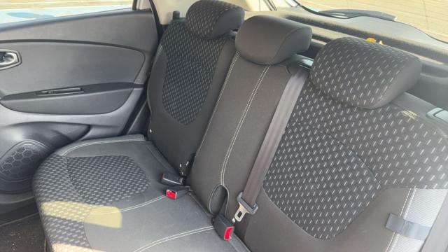 Renault Captur image 9