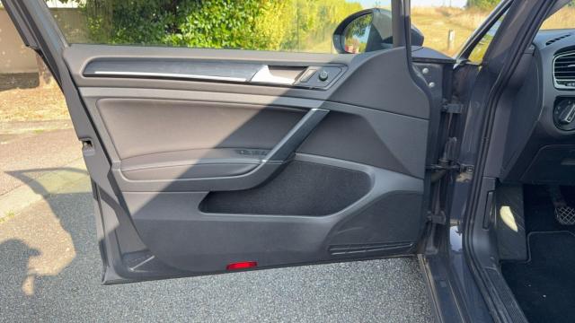Volkswagen Golf Sw image 9