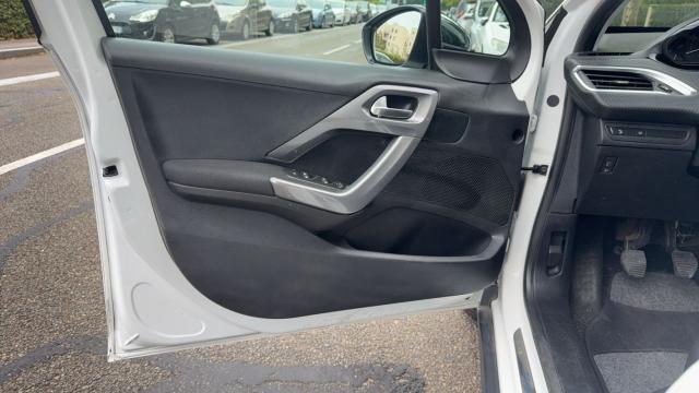 Peugeot 2008 image 9