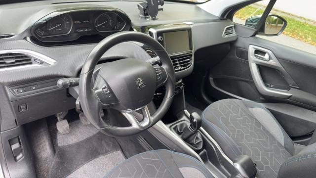 Peugeot 2008 image 2