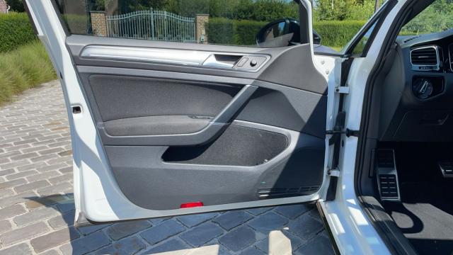 Volkswagen Golf image 1