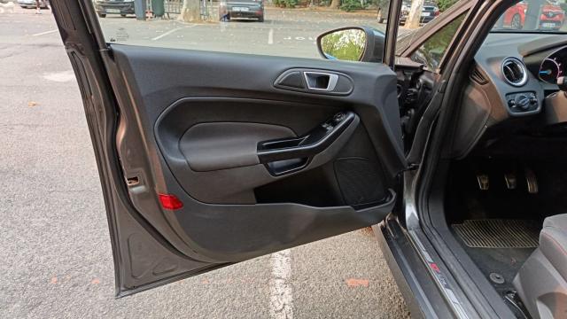Ford Fiesta image 7