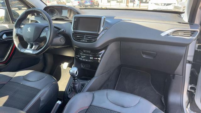 Peugeot 208 image 4