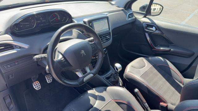Peugeot 208 image 9