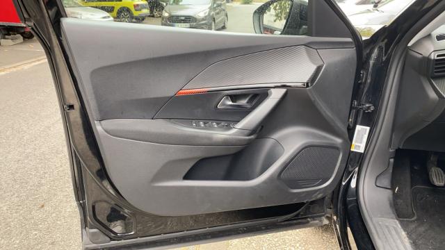 Peugeot 2008 image 9