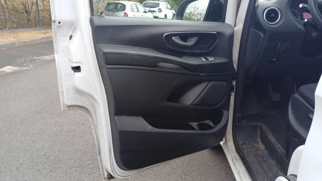 Mercedes Benz Vito image 2