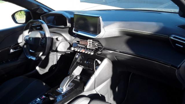 Peugeot E-208 image 3