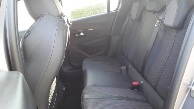 Peugeot E-208 image 6
