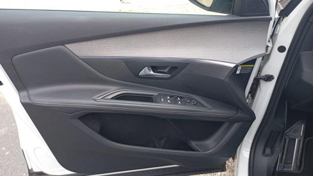Peugeot 3008 image 8