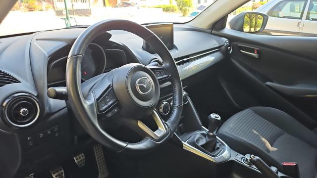 Mazda 2 image 9
