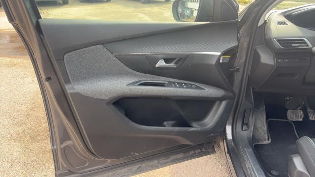 Peugeot 5008 image 9