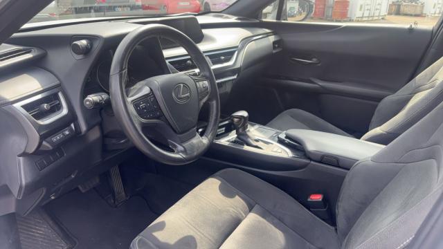 Lexus Ux image 5