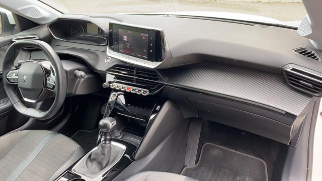 Peugeot 208 image 9