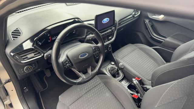 Ford Fiesta image 8