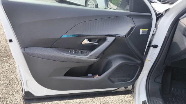 Peugeot 2008 image 3