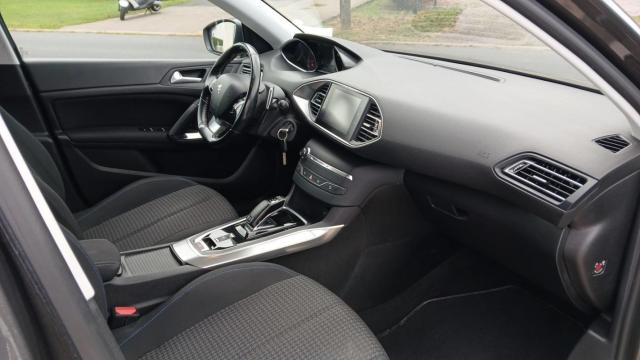 Peugeot 308 image 6