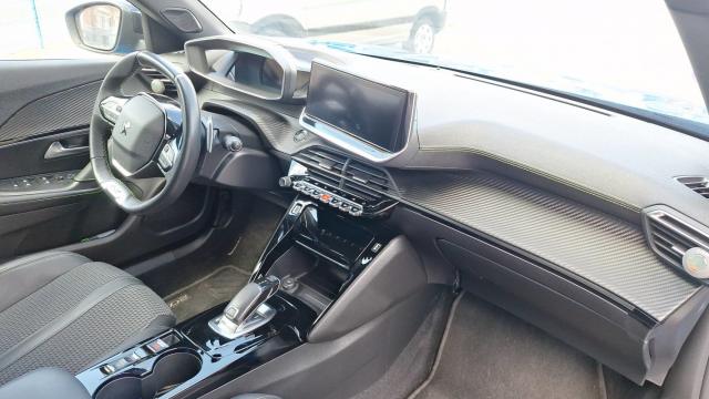 Peugeot 2008 image 3
