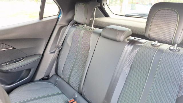 Peugeot 2008 image 2