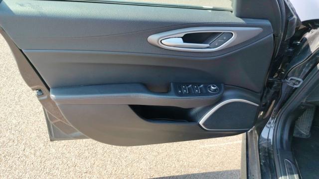 Alfa Romeo Giulia image 3