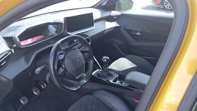 Peugeot 208 image 1
