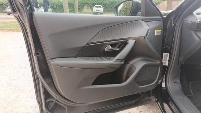 Peugeot 2008 image 9
