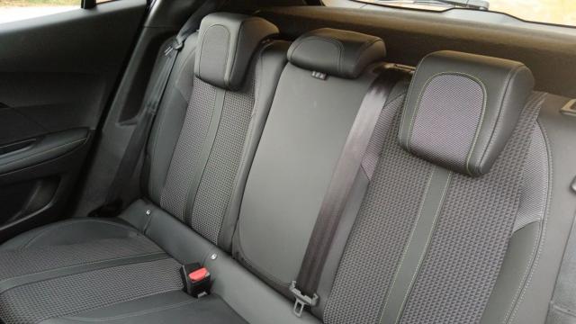 Peugeot 2008 image 8
