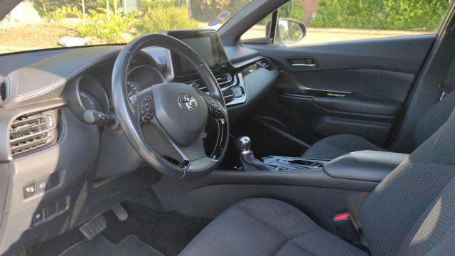 Toyota C-Hr image 9