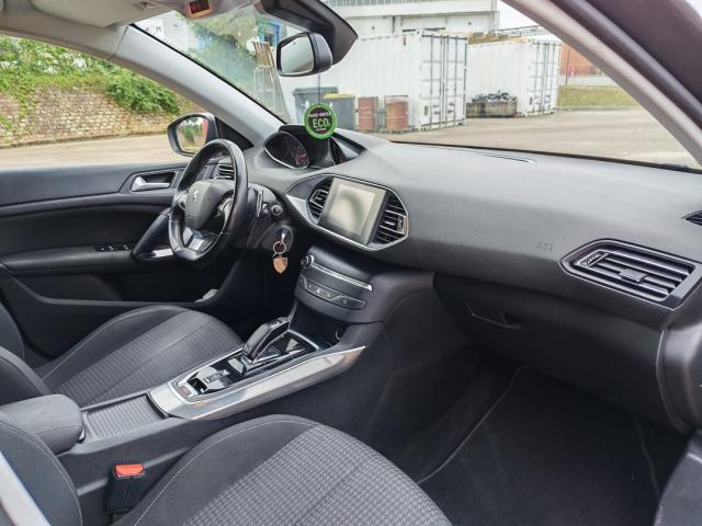 Peugeot 308 image 3
