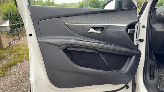 Peugeot 3008 image 3